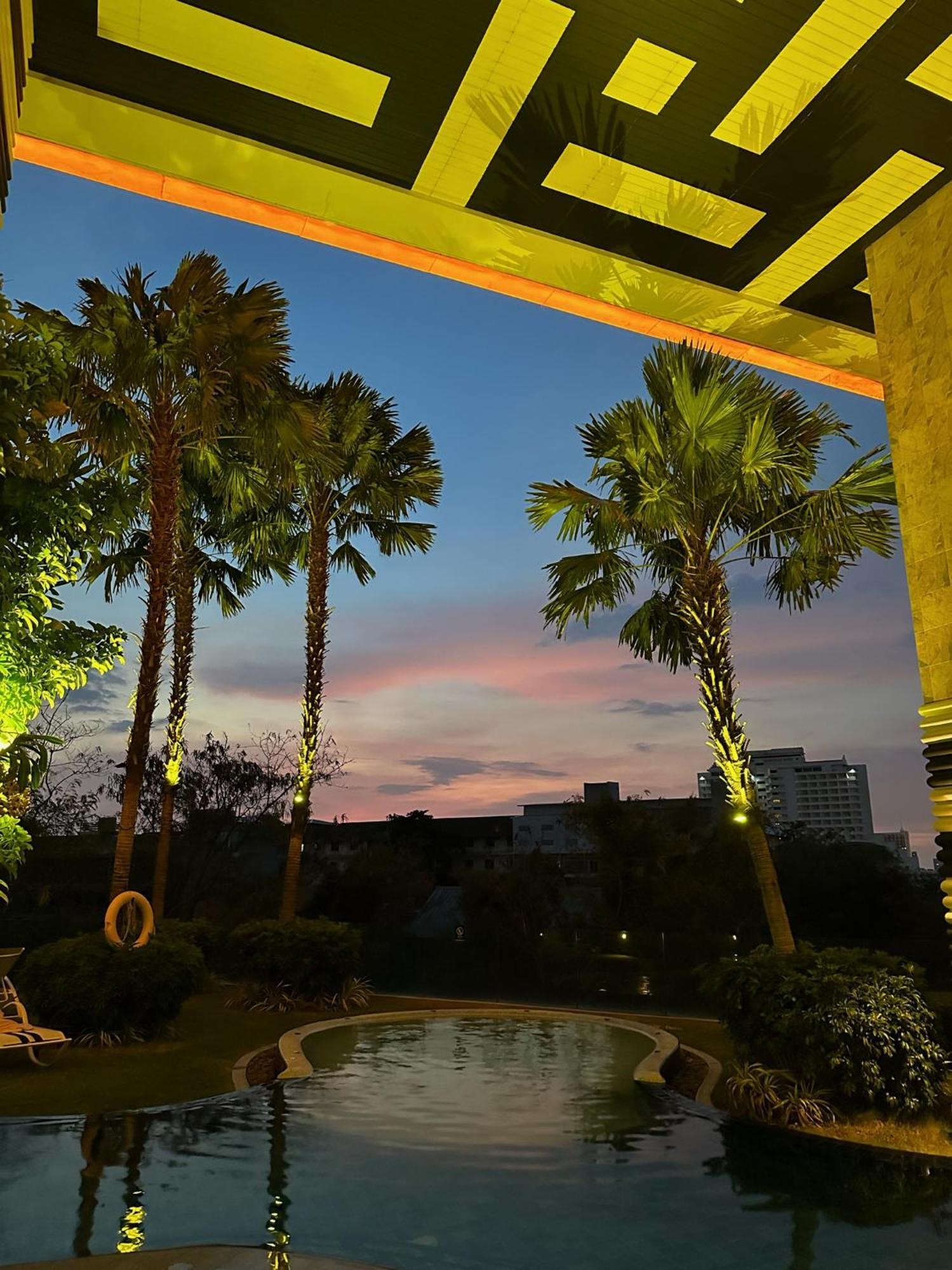 芭提雅高层海景奢华公寓the Riviera Jomtien生香家直达海滩2704 Bagian luar foto
