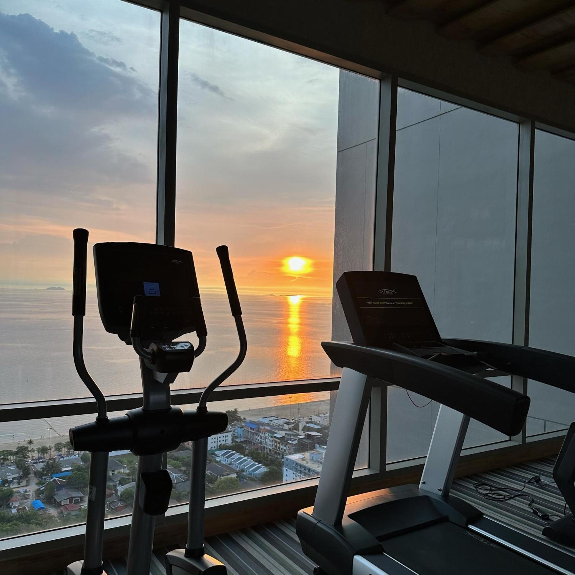 芭提雅高层海景奢华公寓the Riviera Jomtien生香家直达海滩2704 Bagian luar foto